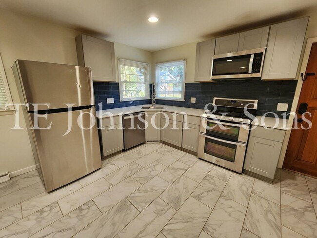Building Photo - Guilford Hills 3 Bedroom