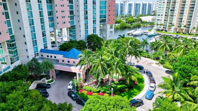 Foto del edificio - 3370 Hidden Bay Dr