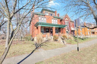 Building Photo - 1458 Bryden Rd