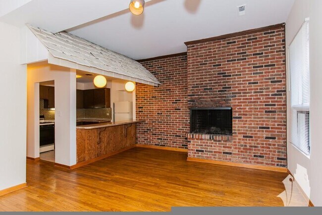 Foto del edificio - 875 W Lill Ave