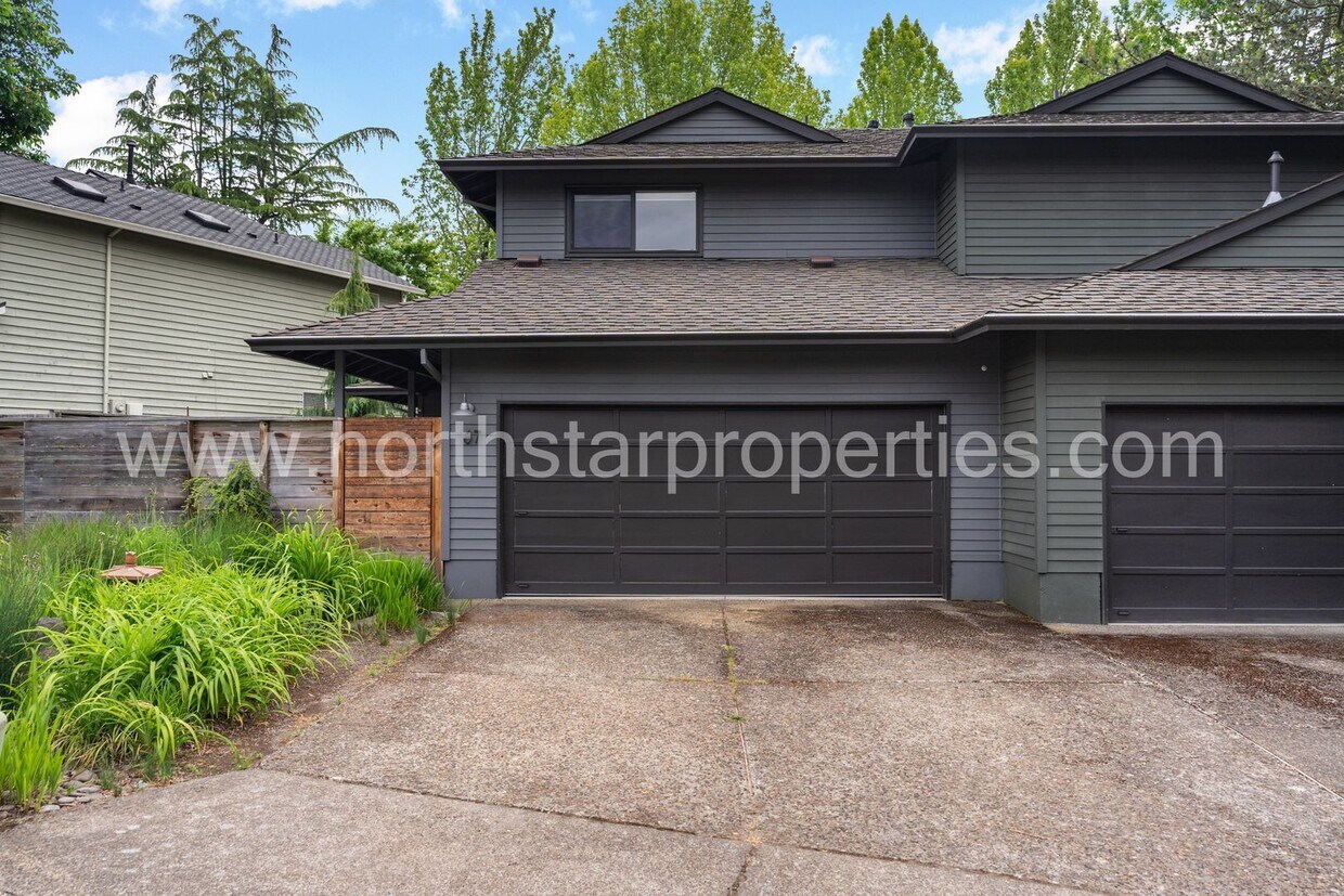 Foto principal - Lake Oswego home near Westlake Park