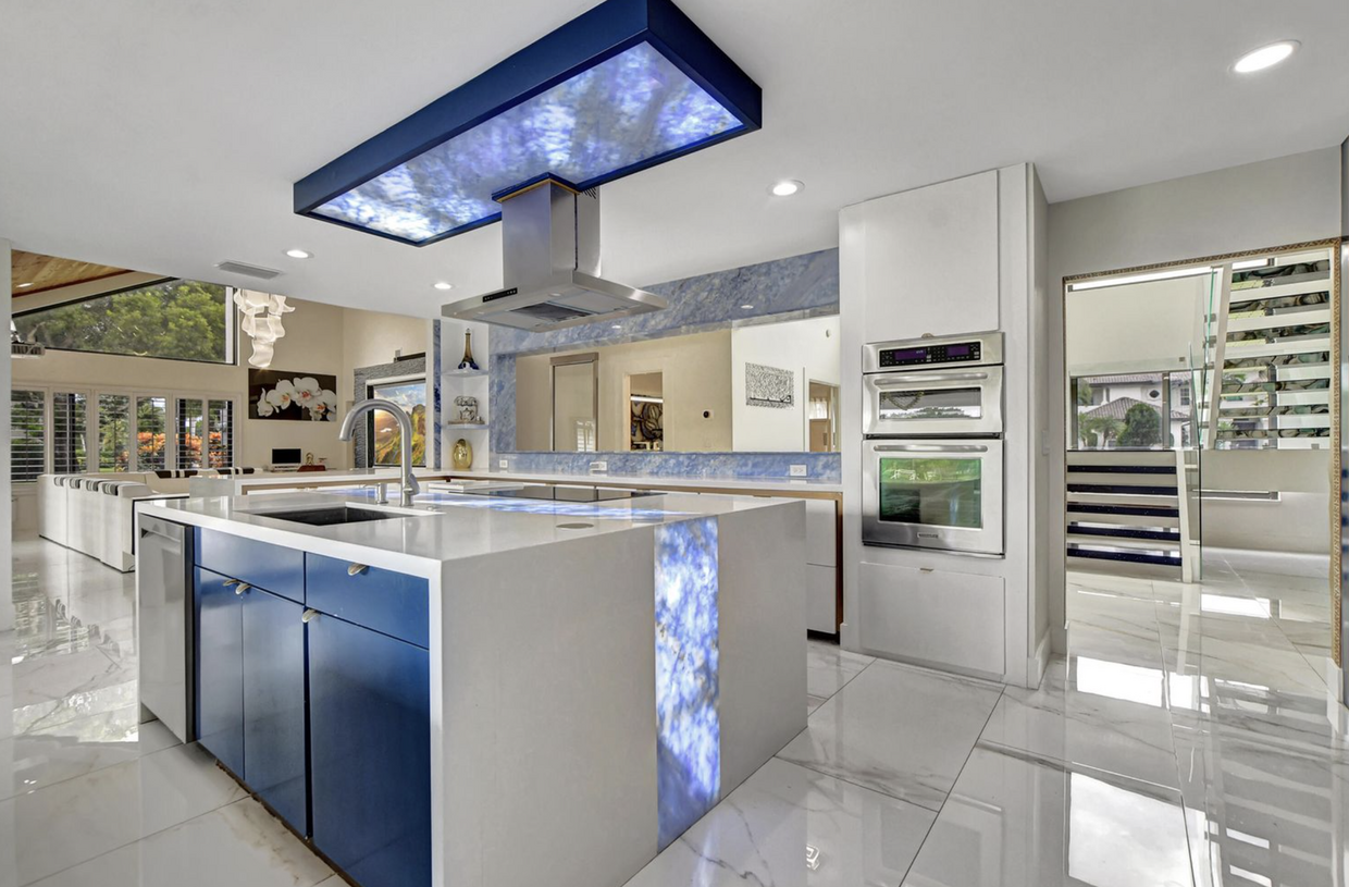 Building Photo - Avenida Del Rio, Delray Beach, FL 33446 - ...