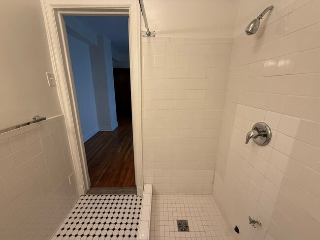 Interior Photo - New King Edward Apartments