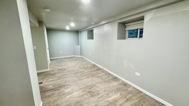 Building Photo - 1254 N Bosworth Ave