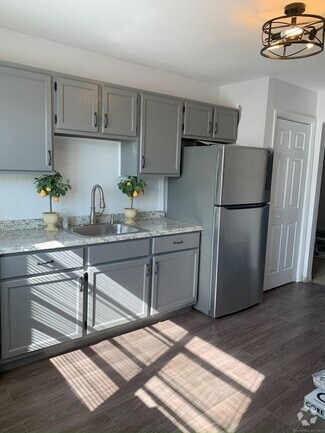 Building Photo - 36 Belair Dr