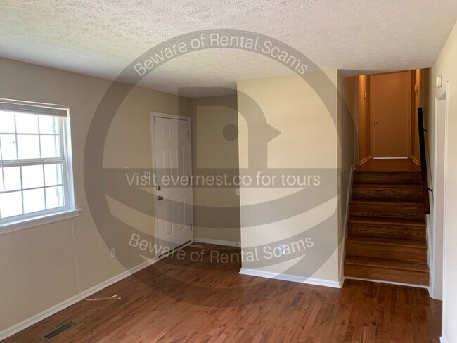 Foto del edificio - 4012 St John Ln NW