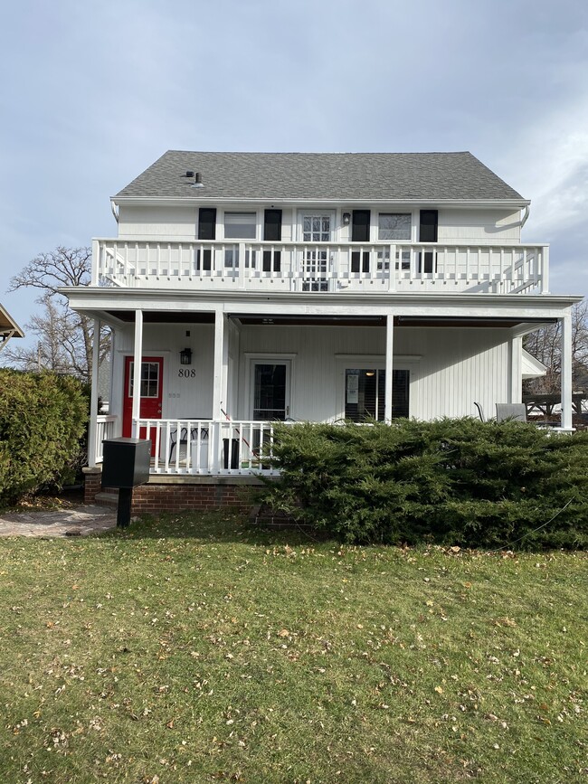 Building Photo - 808 S Phillips Ave