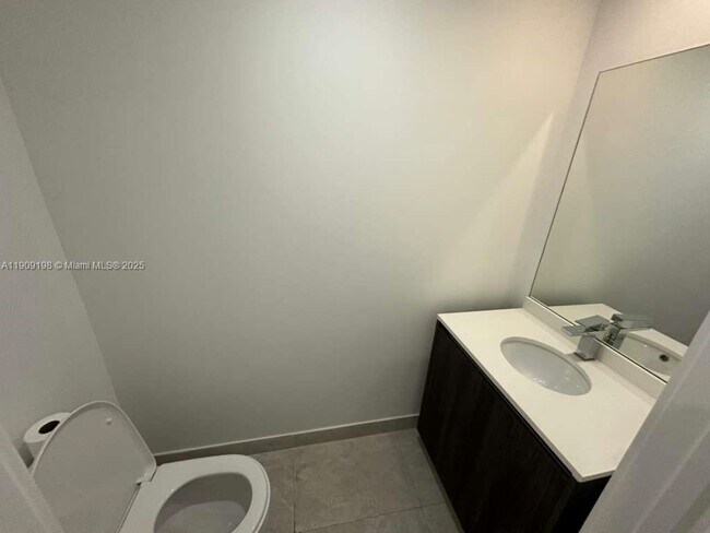 Foto del edificio - 488 NE 18th St