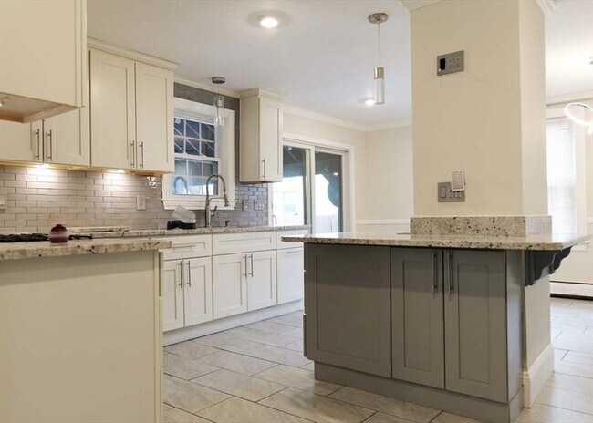 Foto del edificio - 21 Englewood Ave