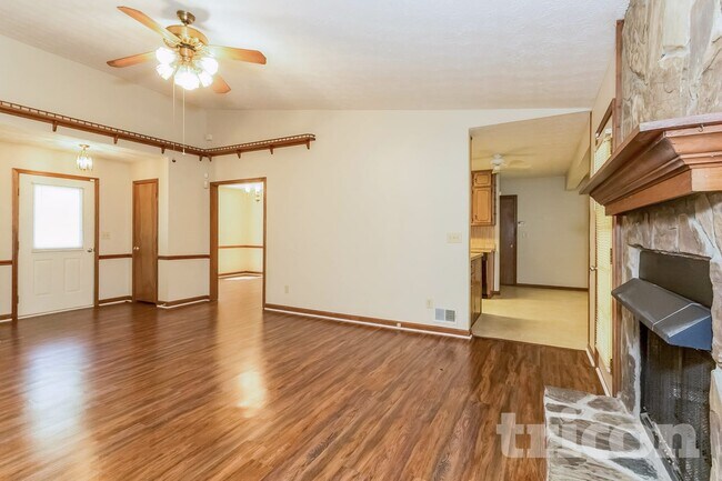 Building Photo - 1430 Hillside Pl SE