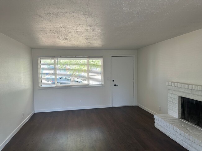 Foto del edificio - Beautifully updated 2 bedroom 1 bathroom d...