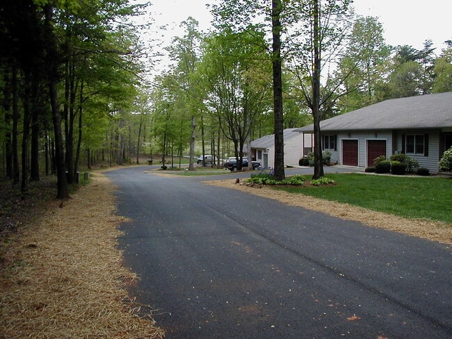Building Photo - 63 Poplar Ct Ln