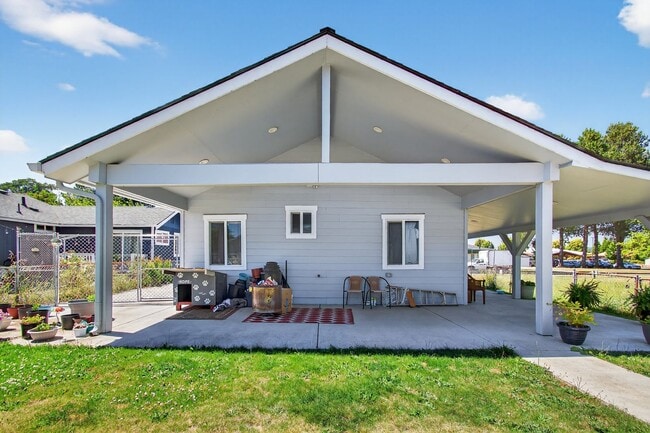 Building Photo - Remodeled open concept home with shop!