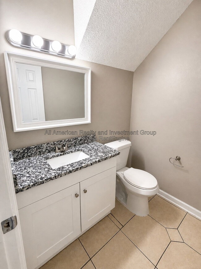 Foto del edificio - 939 Tanager Rd