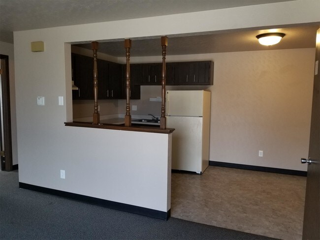 Building Photo - 535 Spinnaker Ln