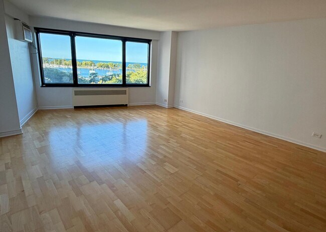 Foto del edificio - 3100 N Lake Shore Dr
