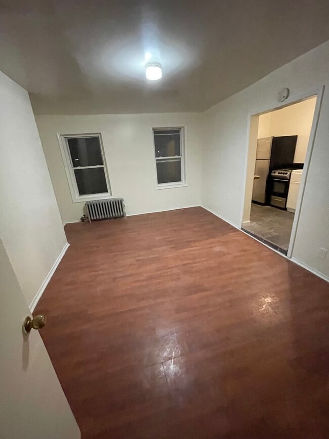 Foto del edificio - 637 Greene Ave