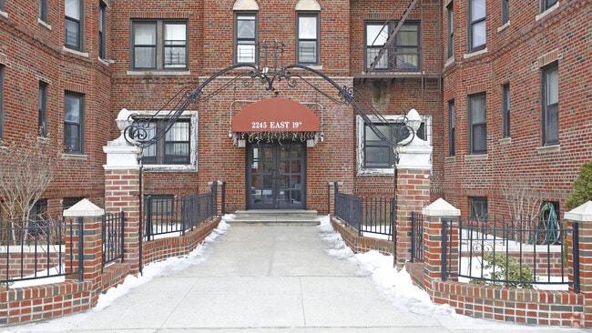 Building Photo - 2245 E 19th St
