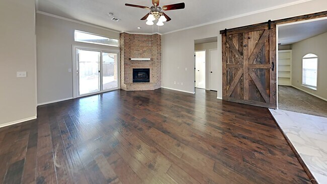 Foto del edificio - Very Nice 3 Bedroom 2 Bath Home w/ Large o...