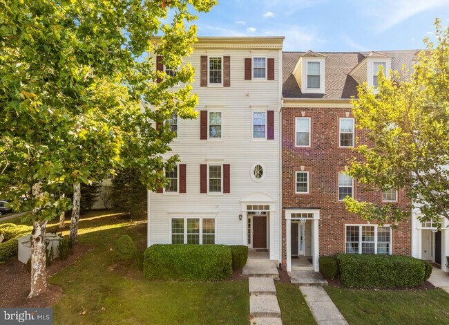 Foto del edificio - 640 Orchard Ridge Dr