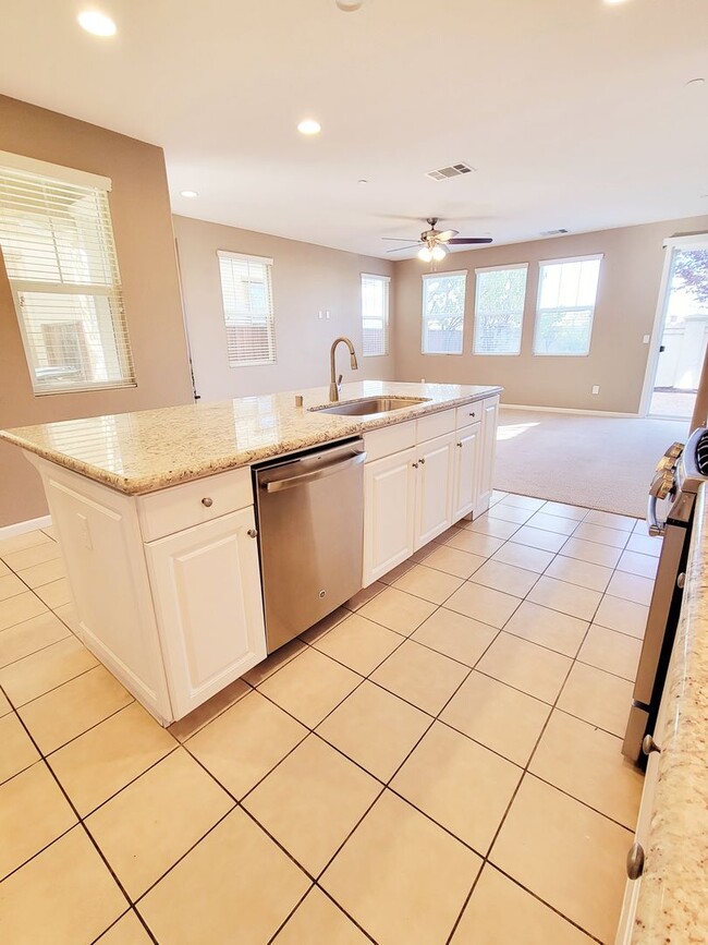 Building Photo - Alves Ranch 3 bedroom Home with Backyard f...