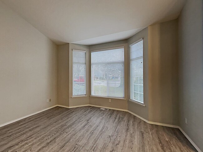 Building Photo - 1825 23rd Avenue Ct SE