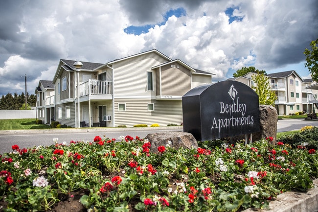 Foto del edificio - Bentley Apartments