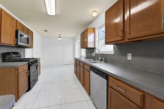 Building Photo - 10407 Hamlet Vale Ct