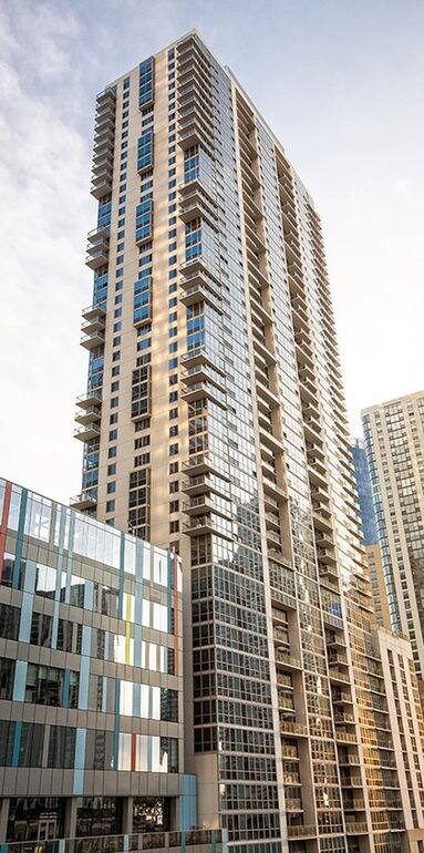 Foto principal - 360 East South Water Street