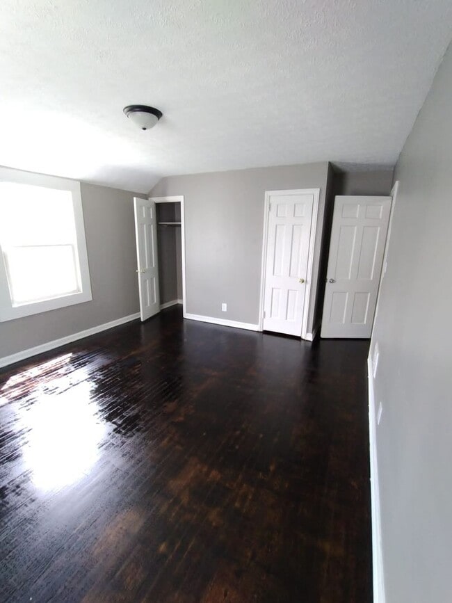 Building Photo - 51-53-53 N Waverly St