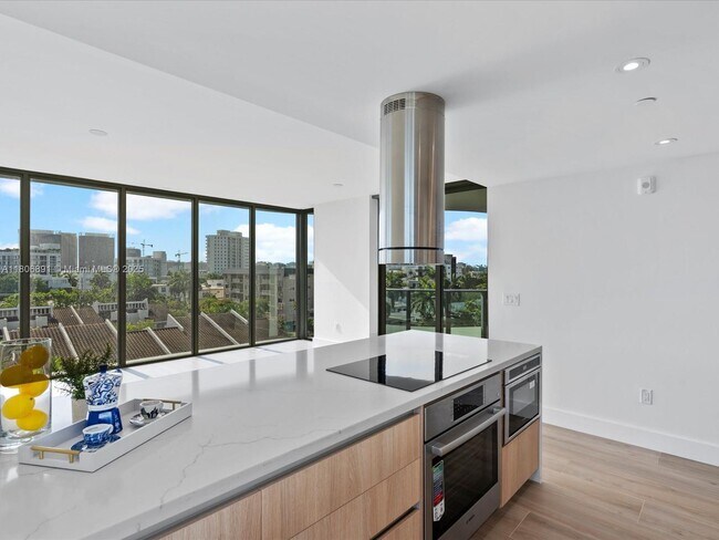 Foto del edificio - 9901 W Bay Harbor Dr