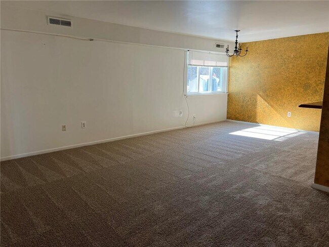 Foto del edificio - 1554 Creekside Rd