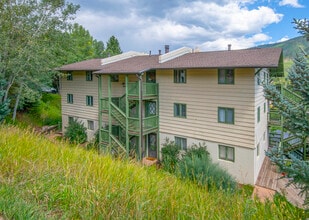 Building Photo - 2448 Garmisch Dr