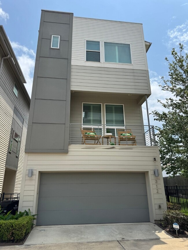 Building Photo - 312 Eado Park Cir