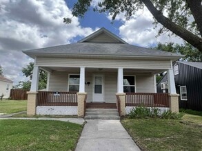 Building Photo - 2215 S Empire Ave