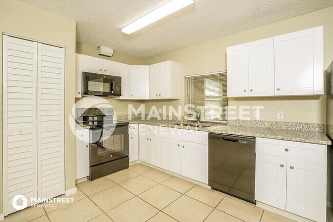 Building Photo - 170 NW Curry St, Port St. Lucie, FL 34983