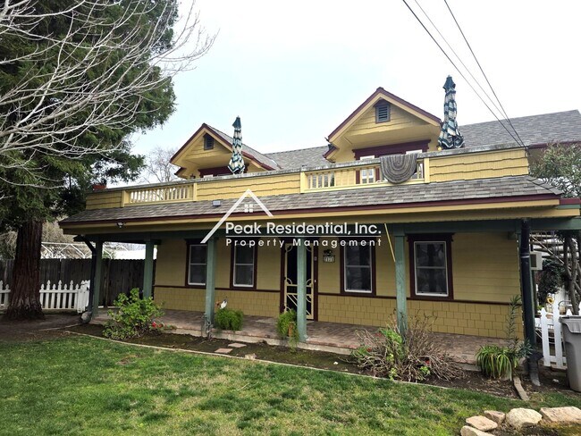 Foto del edificio - Charming 2bd/1ba Victorian Duplex