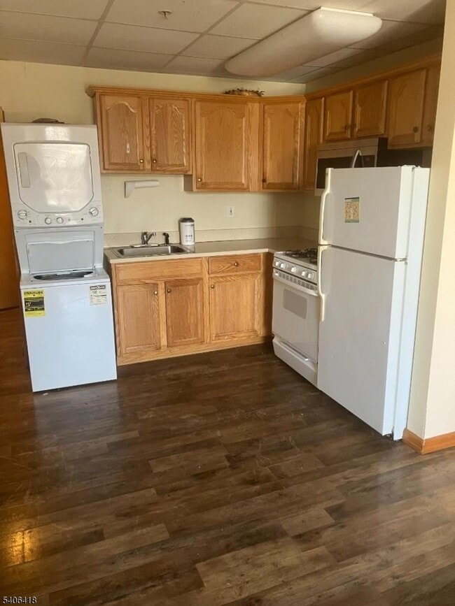 Building Photo - 49 Main St