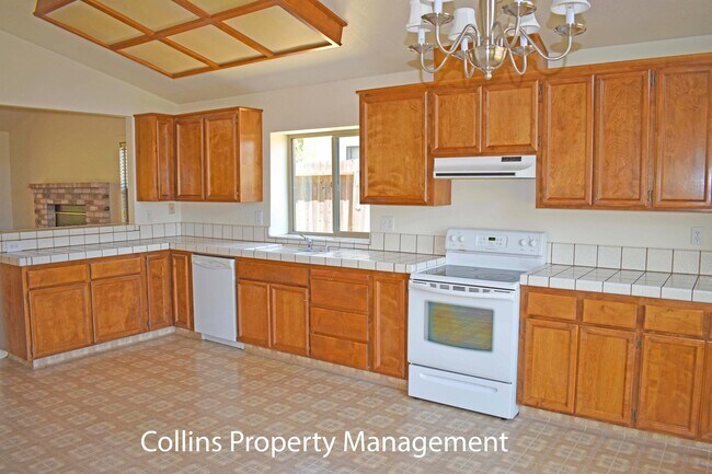 Foto del edificio - 134 Castlemont Dr