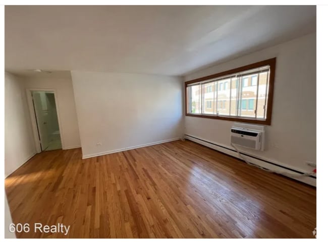 Building Photo - 1410 W Juneway Terrace