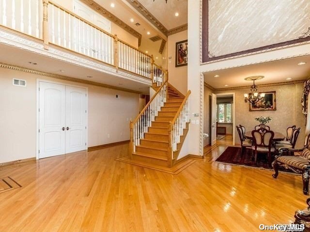 Foto del edificio - 77-16 Kew Forest Ln