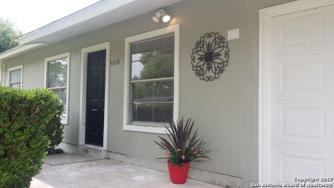 Building Photo - Welcome to 5810 Timberrock!