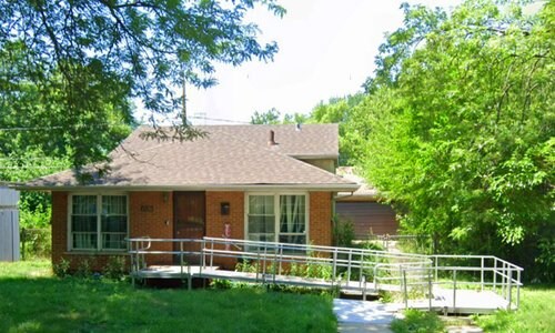 Primary Photo - 13120 S Rhodes Ave