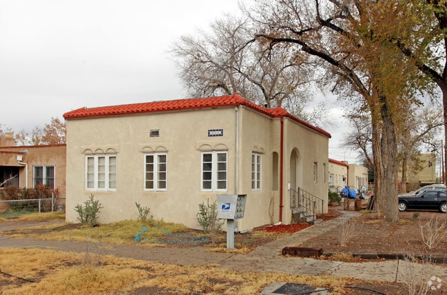 Primary Photo - 1413 Fruit Ave NW