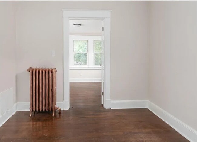 Foto del edificio - 4317 River Rd NW