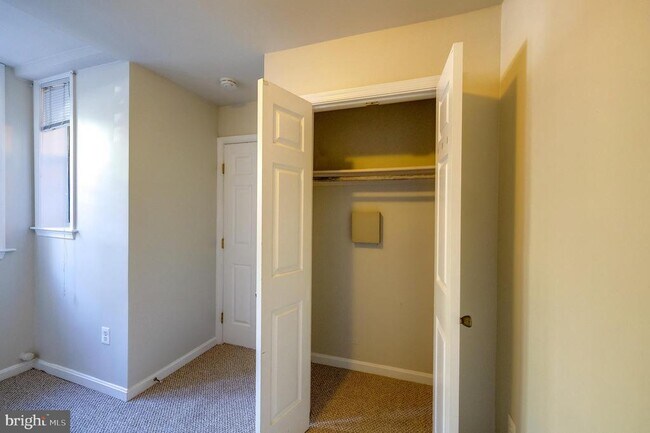 Building Photo - 2025 11th St NW