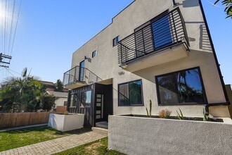 Building Photo - 1731 S New Hampshire Ave Building Photo - 1731 S New Hampshire Ave