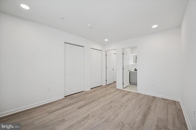 Building Photo - 4926 W Thompson St