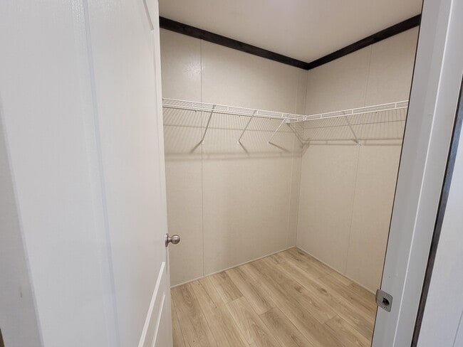 Building Photo - 855 W Jefferson St