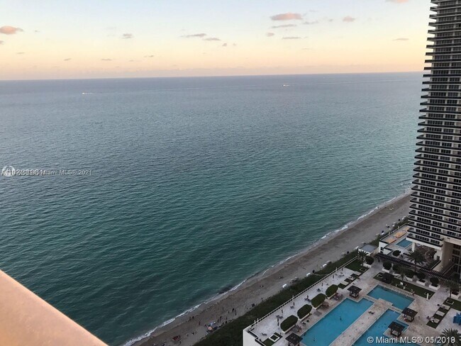 Building Photo - 4111 S Ocean Dr